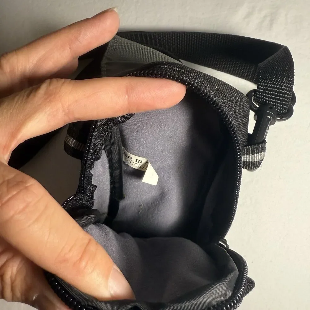 Case Logic Digital Camera Case Black Zip Long Adjustable Strap